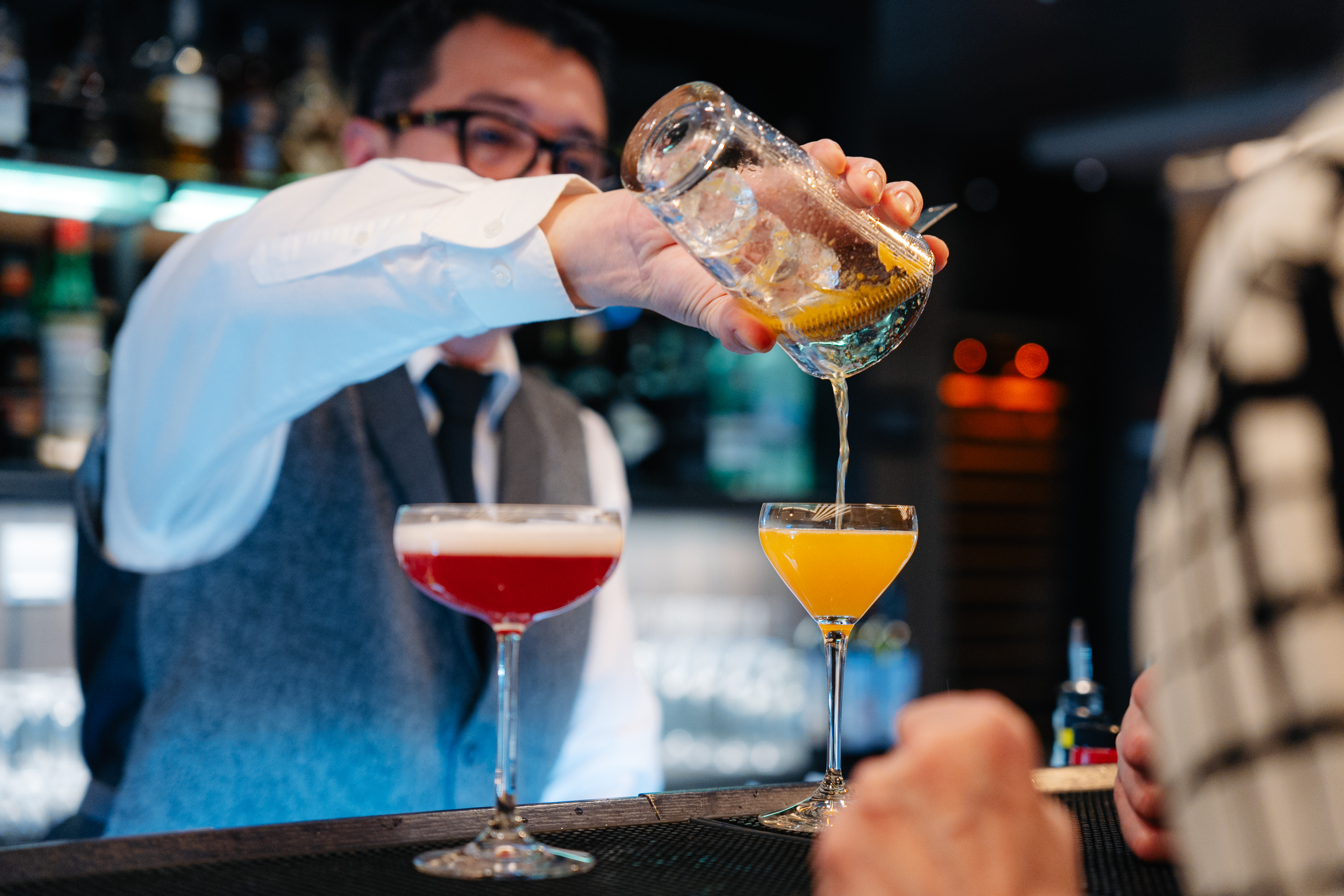 MS Roald Amundsen - Explorer Lounge & Bar